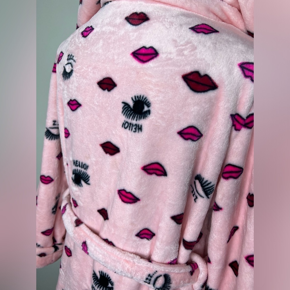 Betsey Johnson Super Soft Comfy Robe Pajamas Pink Cozy sz XS - Picture 4 of 8